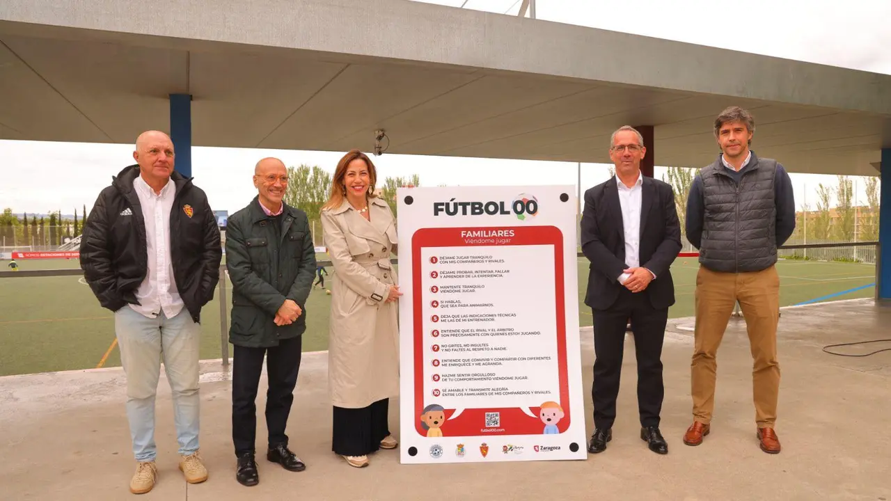 Presentaci&oacute;n de F&uacute;tbol 00 / AZ