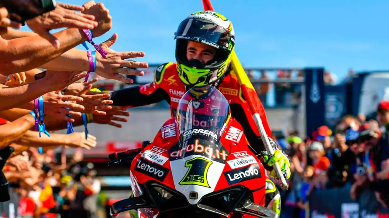Superbikes en MotorLand Arag&oacute;n / MOTORLAND