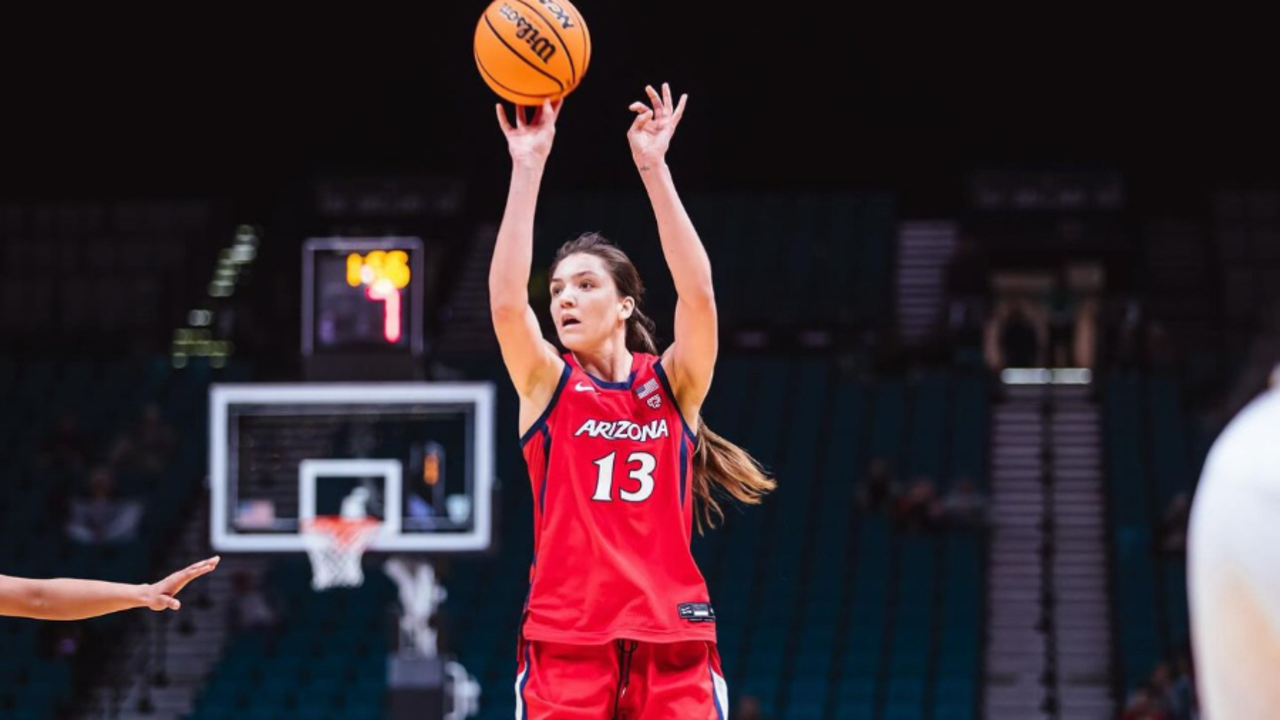 Helena Pueyo con Arizona / ARIZONA WILDCATS