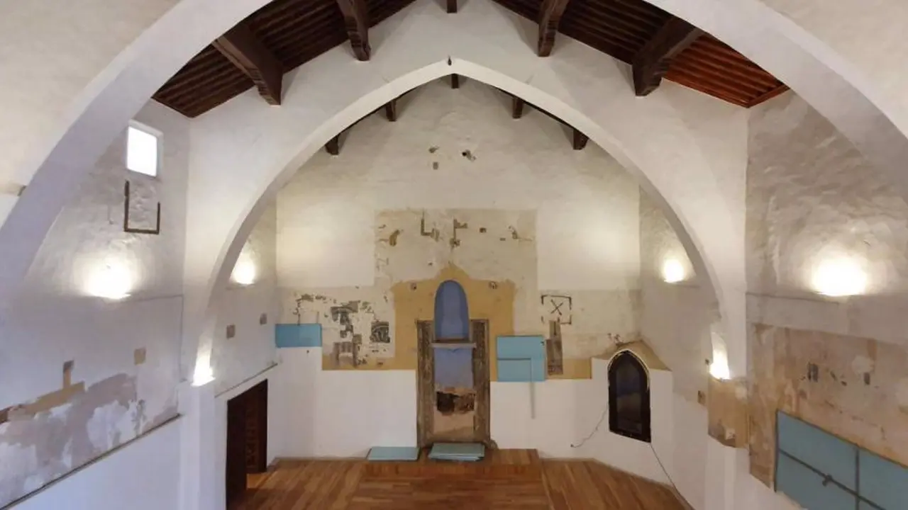 Interior de la sinagoga de H&iacute;jar / DGA