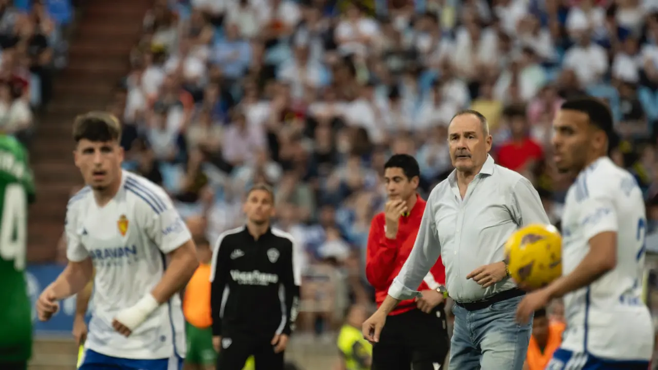 V&iacute;ctor Fern&aacute;ndez con el Real Zaragoza / MARCOS CEBRI&Aacute;N