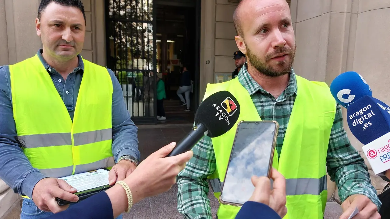 Los portavoces de AEGA en Teruel, Paco Latorre, y Huesca, Albert Vicente / E.P.
