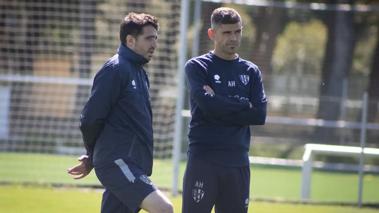 Antonio Hidalgo, entrenador de la SD Huesca / SD HUESCA