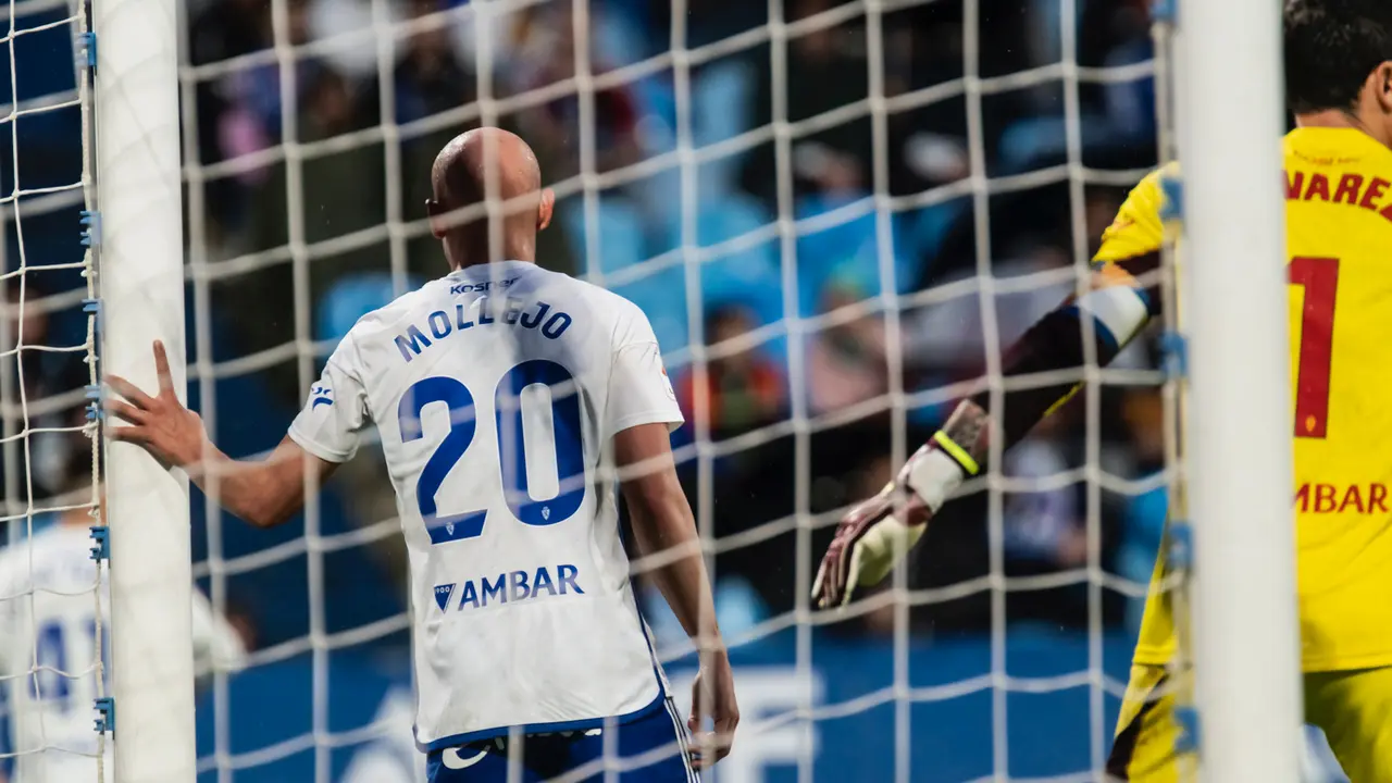 El Real Zaragoza en el &uacute;ltimo partido / MARCOS CEBRI&Aacute;N