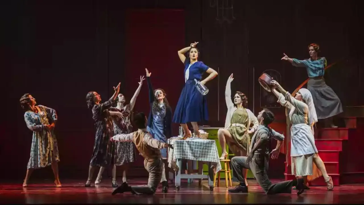 'El tiempo entre costuras' estar&aacute; en el Teatro Principal hasta el 26 de mayo
