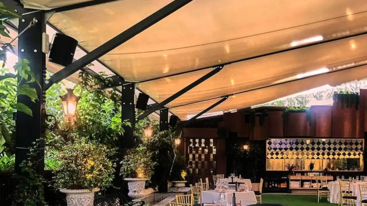 El Cachirulo celebra una cena especial en el Jard&iacute;n de los Vi&ntilde;edos