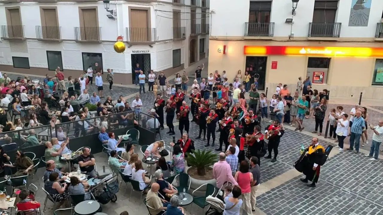 Una tuna tocando en Calanda en el encuentro de 2023. / AYTO. CALANDA