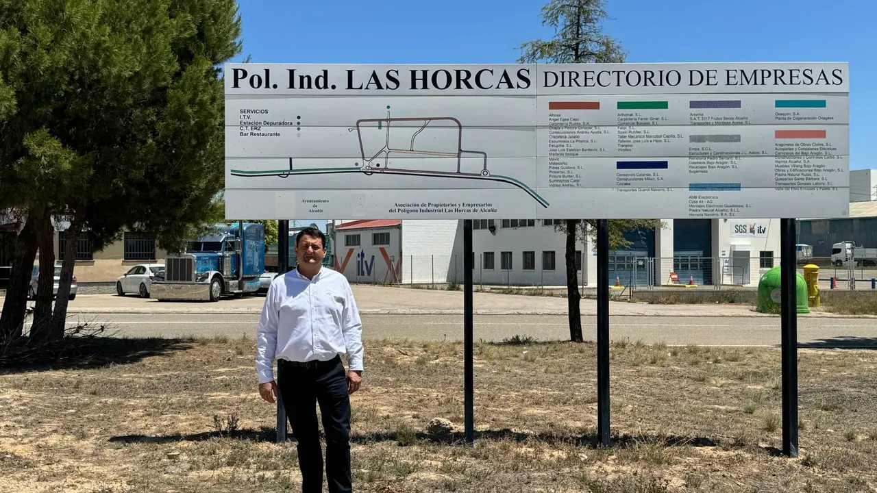 El alcalde de Alca&ntilde;iz, Miguel &Aacute;ngel Estevan, en el pol&iacute;gono de Las Horcas