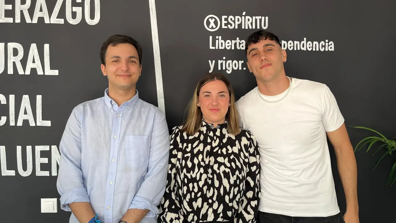 Isaac Benchebab, Elisa Sim&oacute;n y Ra&uacute;l Esteban, alumnos de la EUPLA