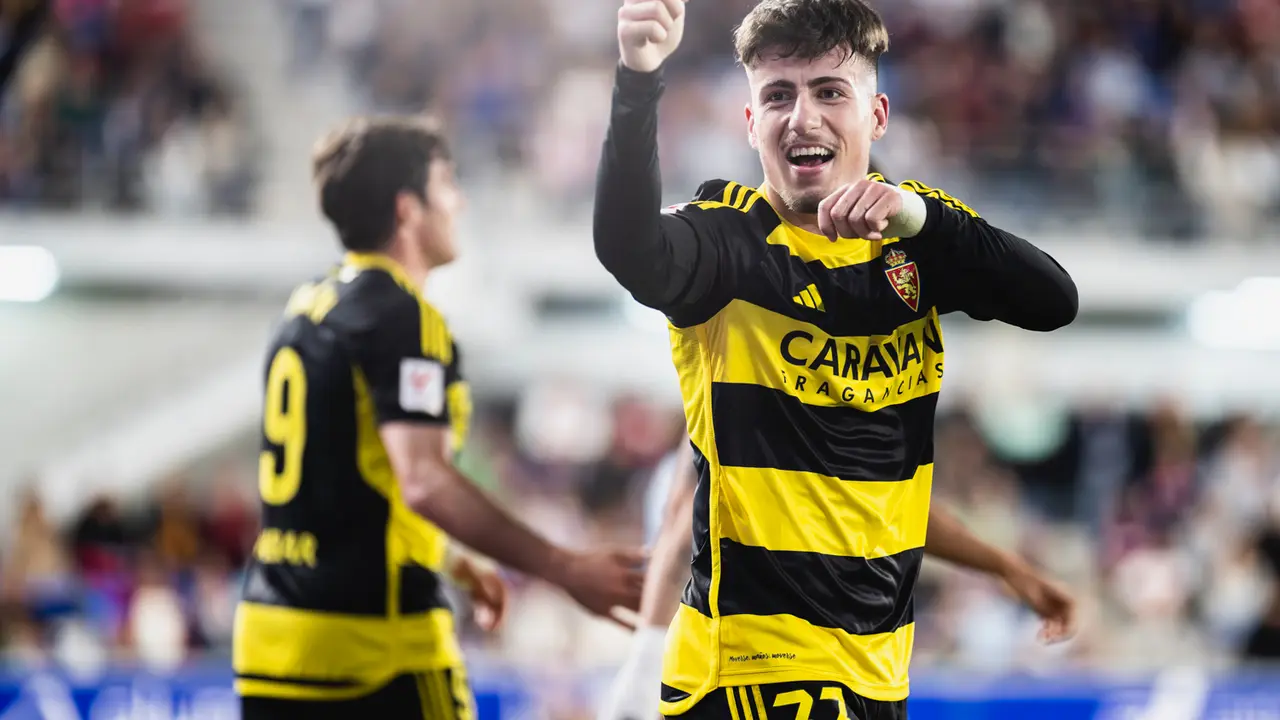 Adri&aacute;n Liso con el Real Zaragoza / MARCOS CEBRI&Aacute;N