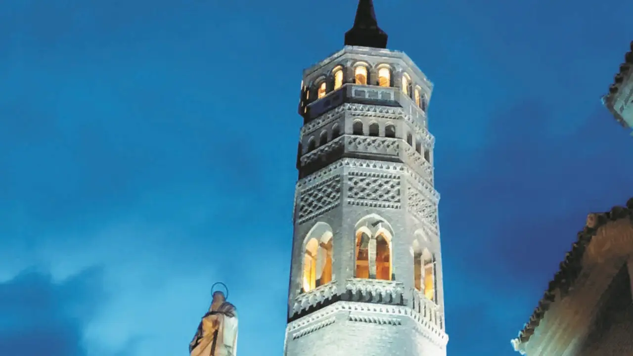 La torre mud&eacute;jar octogonal forma parte del skyline zaragozano desde hace siglos / Turismo de Arag&oacute;n