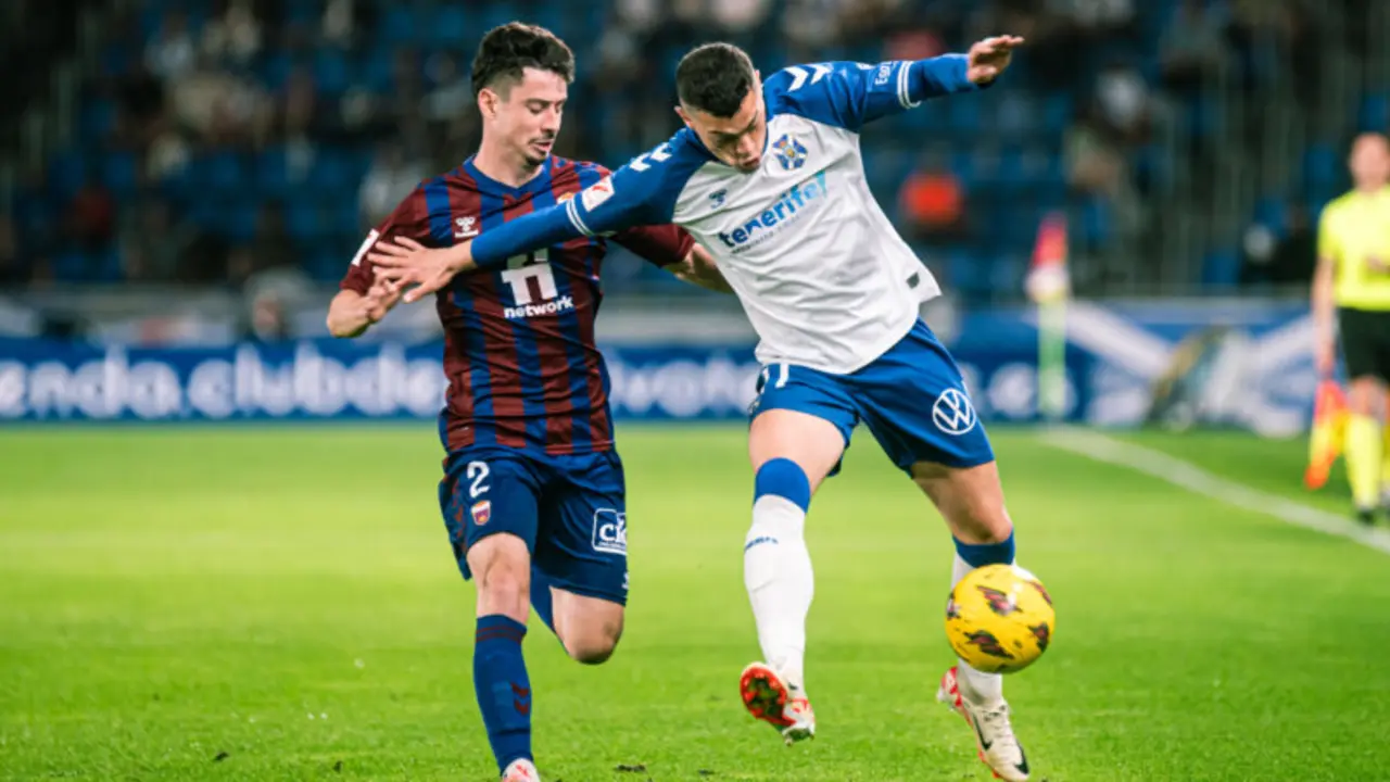 Toni Abad frente al CD Tenerife / CD TENERIFE