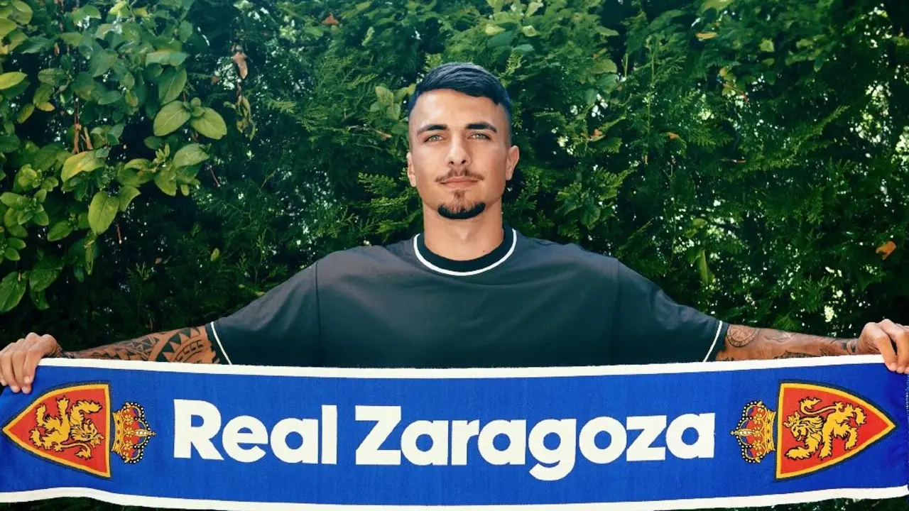 Dani Tasende con la bufanda del Real Zaragoza / RZ