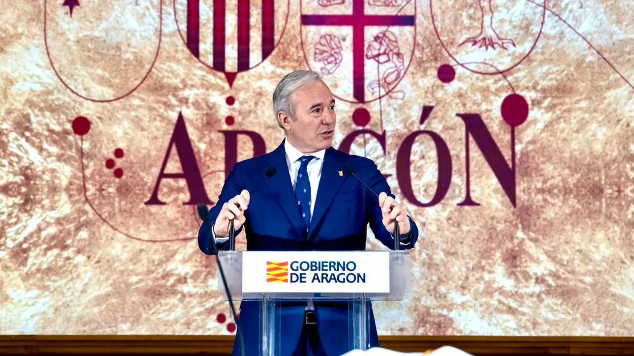 El presidente de Arag&oacute;n, Jorge Azc&oacute;n, durante el acto de jura de los nuevos consejeros auton&oacute;micos / DGA