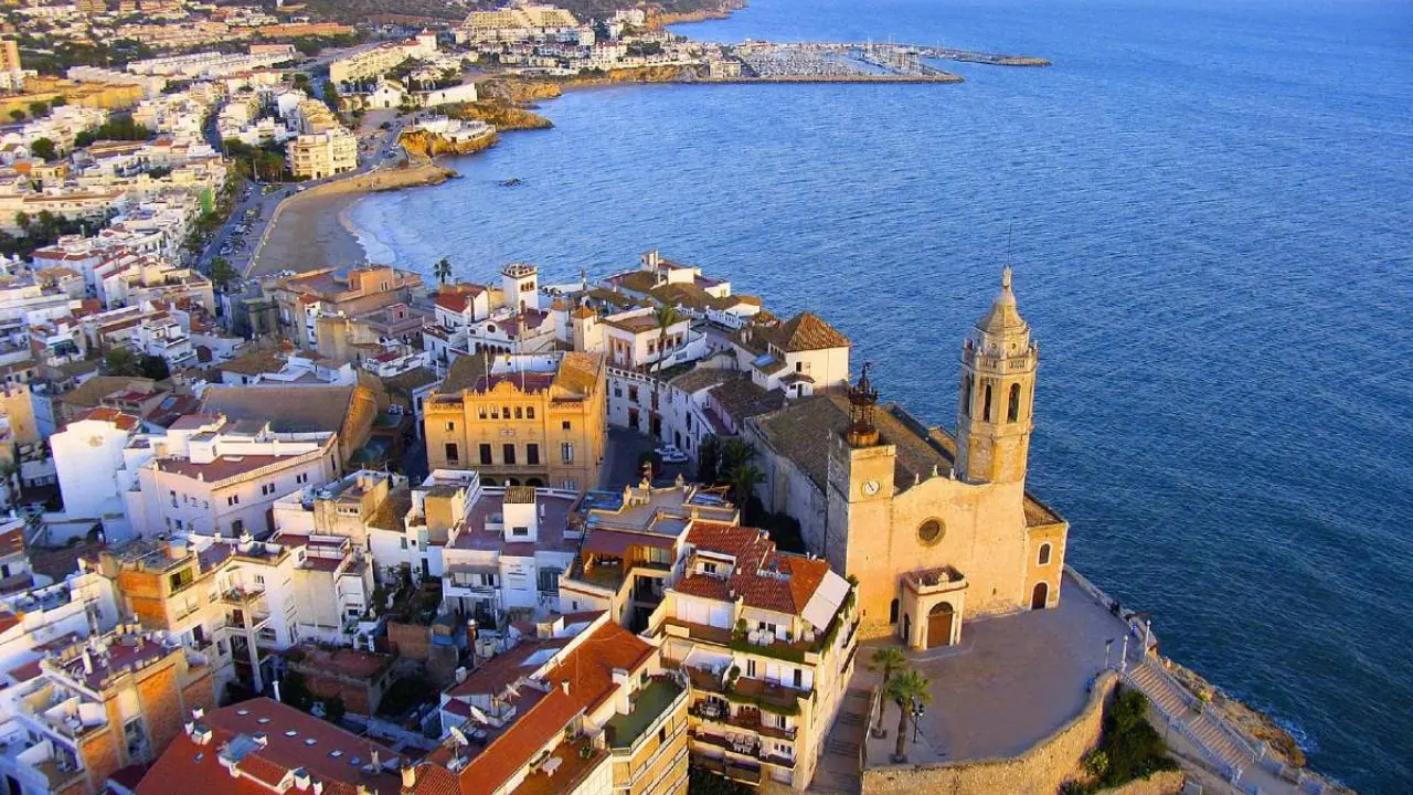 Sitges, uno de los destinos con mayor reclamo de la costa barcelonesa / HA