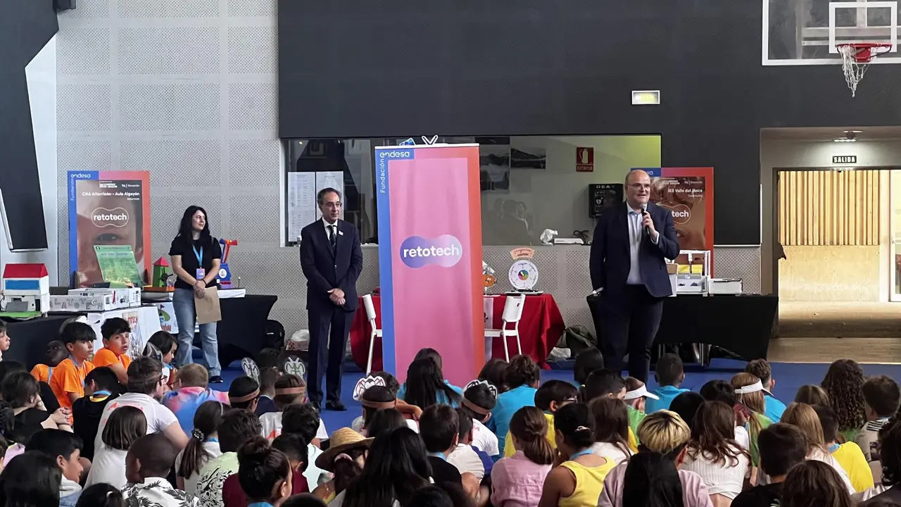 El CEIP Jim&eacute;nez Beltr&aacute;n de Calatorao y el IES Ram&oacute;n J.Sender de Fraga, premios locales Retotech de la Fundaci&oacute;n Endesa. / FUNDACI&Oacute;N ENDESA