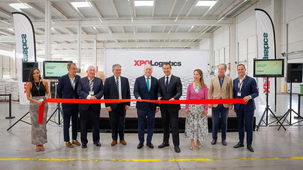El consejero de Fomento, Log&iacute;stica, Vivienda y Cohesi&oacute;n Territorial del Gobierno de Arag&oacute;n, Octavio L&oacute;pez, y el director general de XPO Logistics para el sur de Europa y Marruecos, Massimo Marsili, han inaugurado las instalaciones de la empresa en Plaza / XPO Logistics