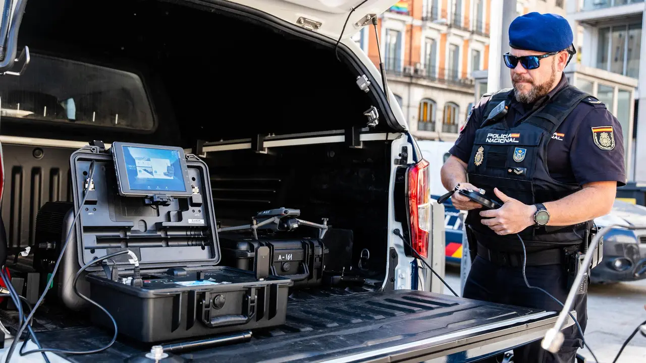 Detector de drones para un dispositivo policial / M.C.