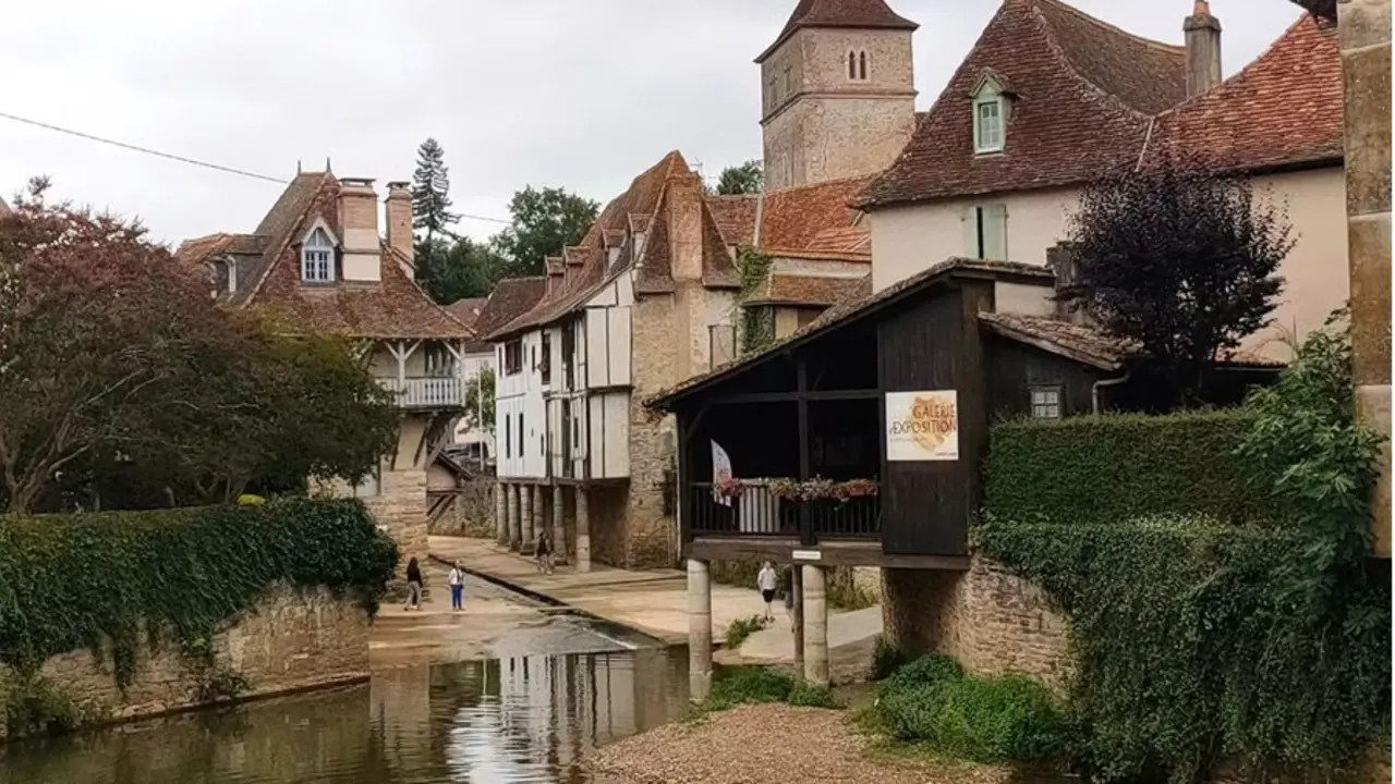 Salies-de-B&eacute;arn tiene un encantador aire medieval / HA