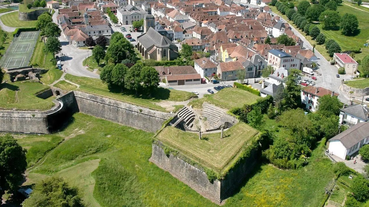 La villa conserva su aspecto original / Turismo de B&eacute;arn des Gaves