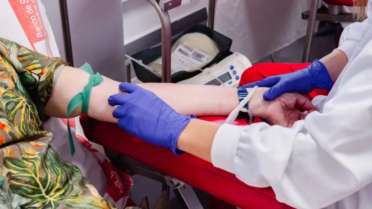 En verano las donaciones de sangre caen, pero la necesidad de sangre en los hospitales se mantiene
