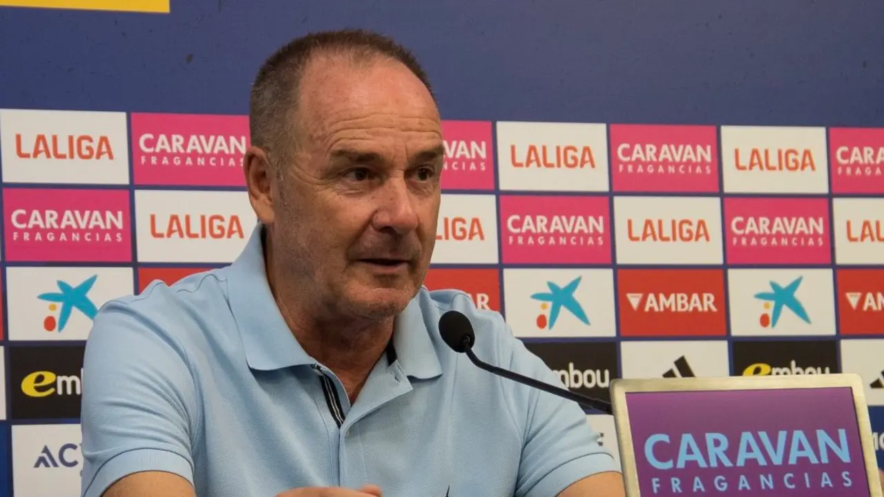 V&iacute;ctor Fern&aacute;ndez en sala de prensa / REAL ZARAGOZA