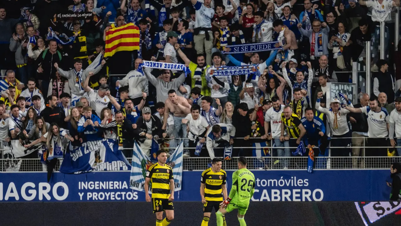 Afici&oacute;n del Real Zaragoza en un desplazamiento / MARCOS CEBRI&Aacute;N