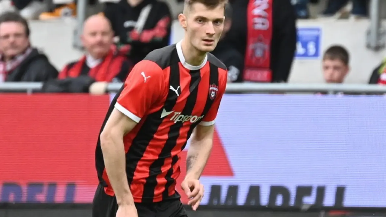 Sebastian Kosa, central pretendido por el Real Zaragoza, con el Spartak Trnava