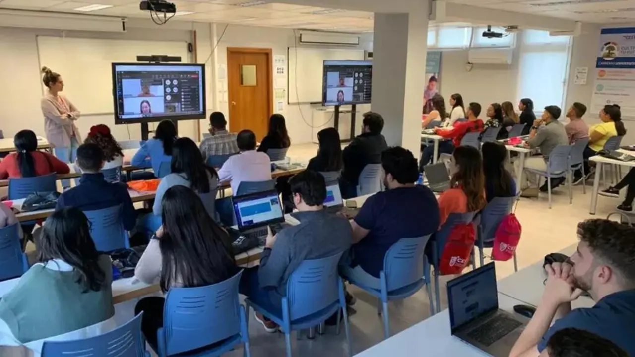 CESTE cuenta con dos carreras universitarias y varios programas de m&aacute;ster