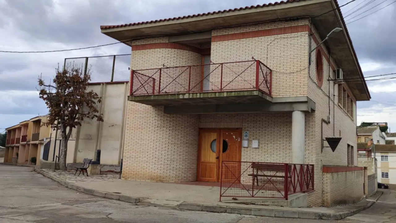 El albergue se ubicar&aacute; en la planta superior del bar social de la localidad.