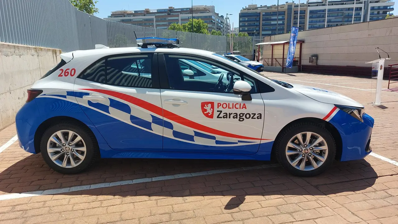 Coche de la Polic&iacute;a Local de Zaragoza. / E.P.