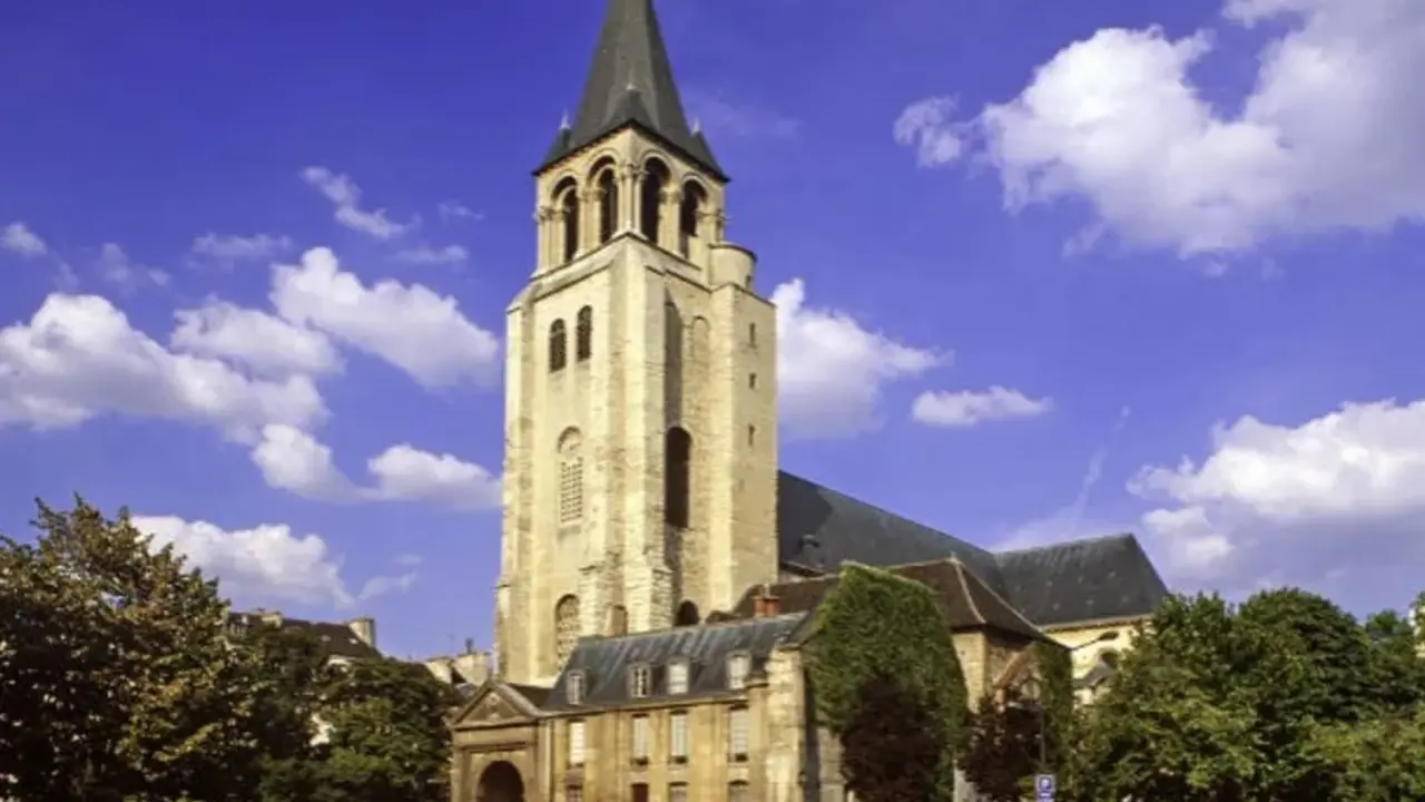 La iglesia fue fundada en el siglo VI para acoger la t&uacute;nica de San Vicente M&aacute;rtir / Par&iacute;s Turismo