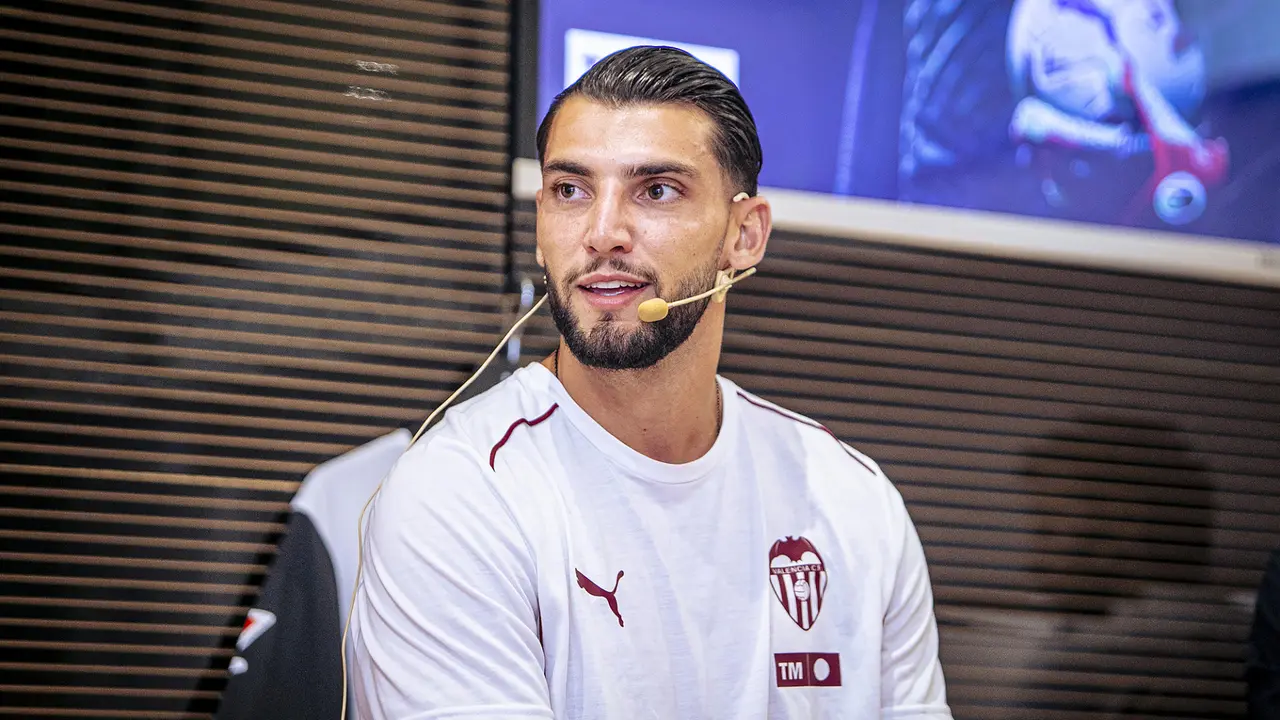 Rafa Mir, jugador del Valencia y ex de la SD Huesca / VALENCIA