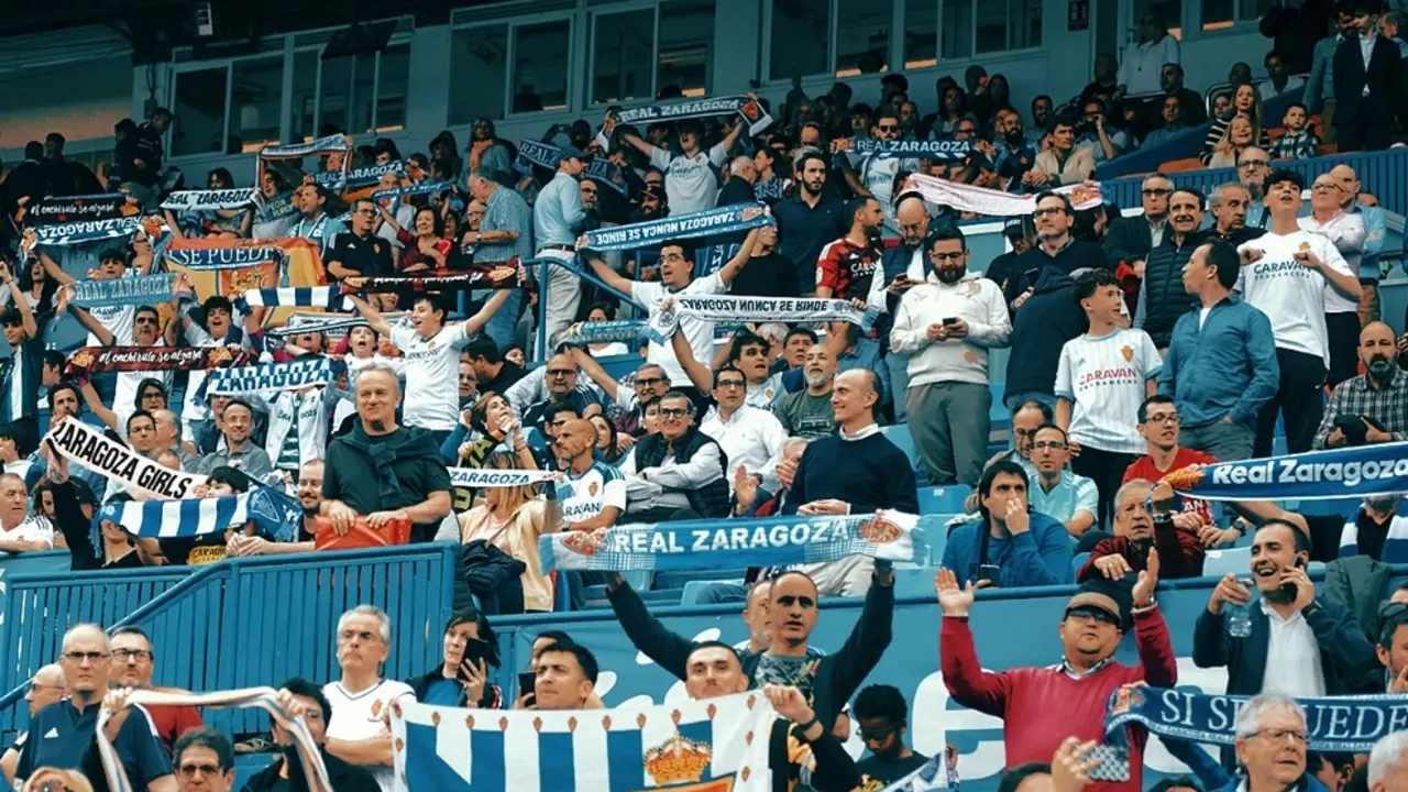 Afici&oacute;n del Real Zaragoza en La Romareda / Real Zaragoza