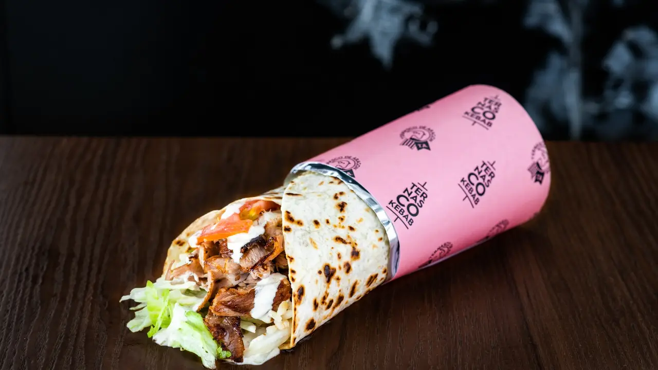 El chef Alex Vi&ntilde;al lleva su propuesta de Ternasco Kebab a Vive Latino 2024