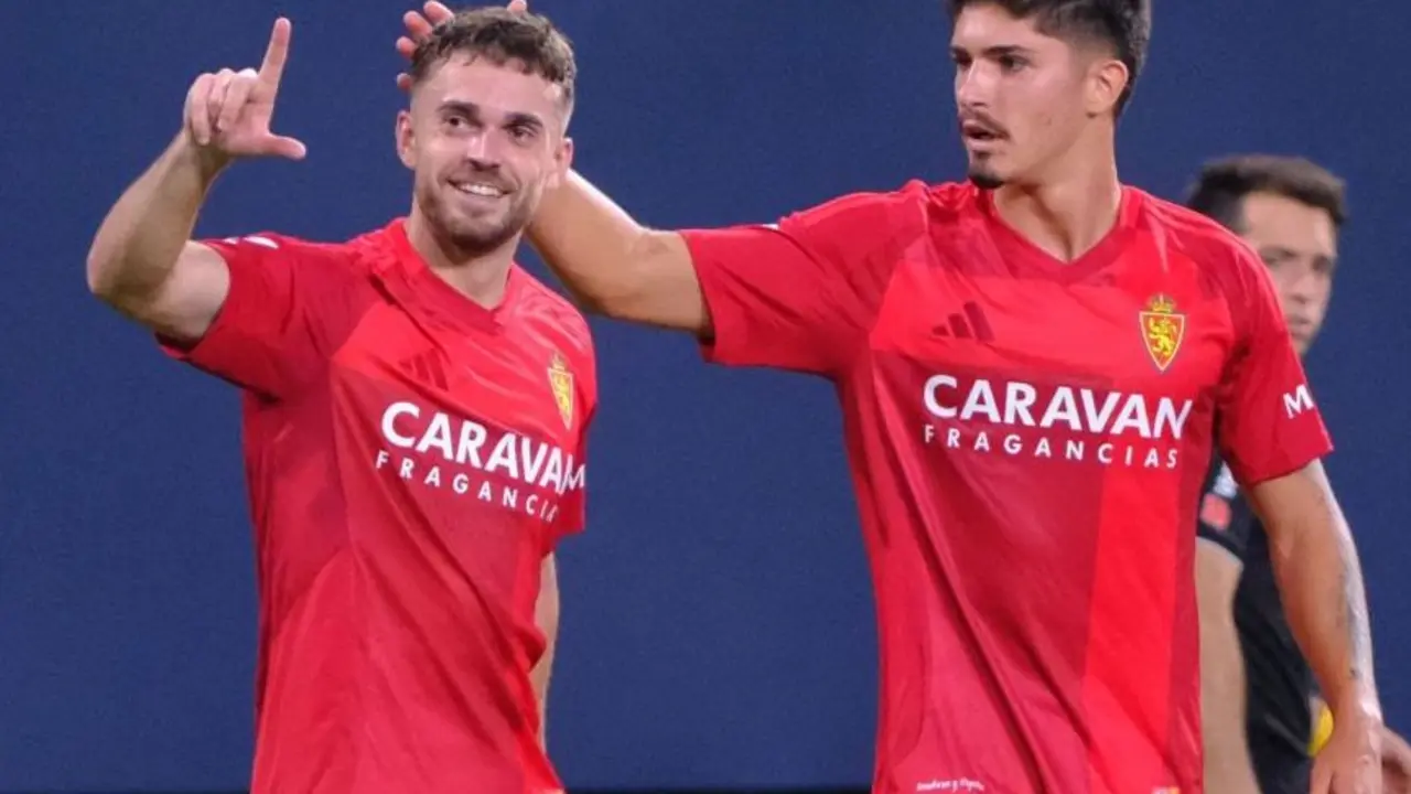Mario Sober&oacute;n con Vital en el primer partido Del Real Zaragoza / LFP