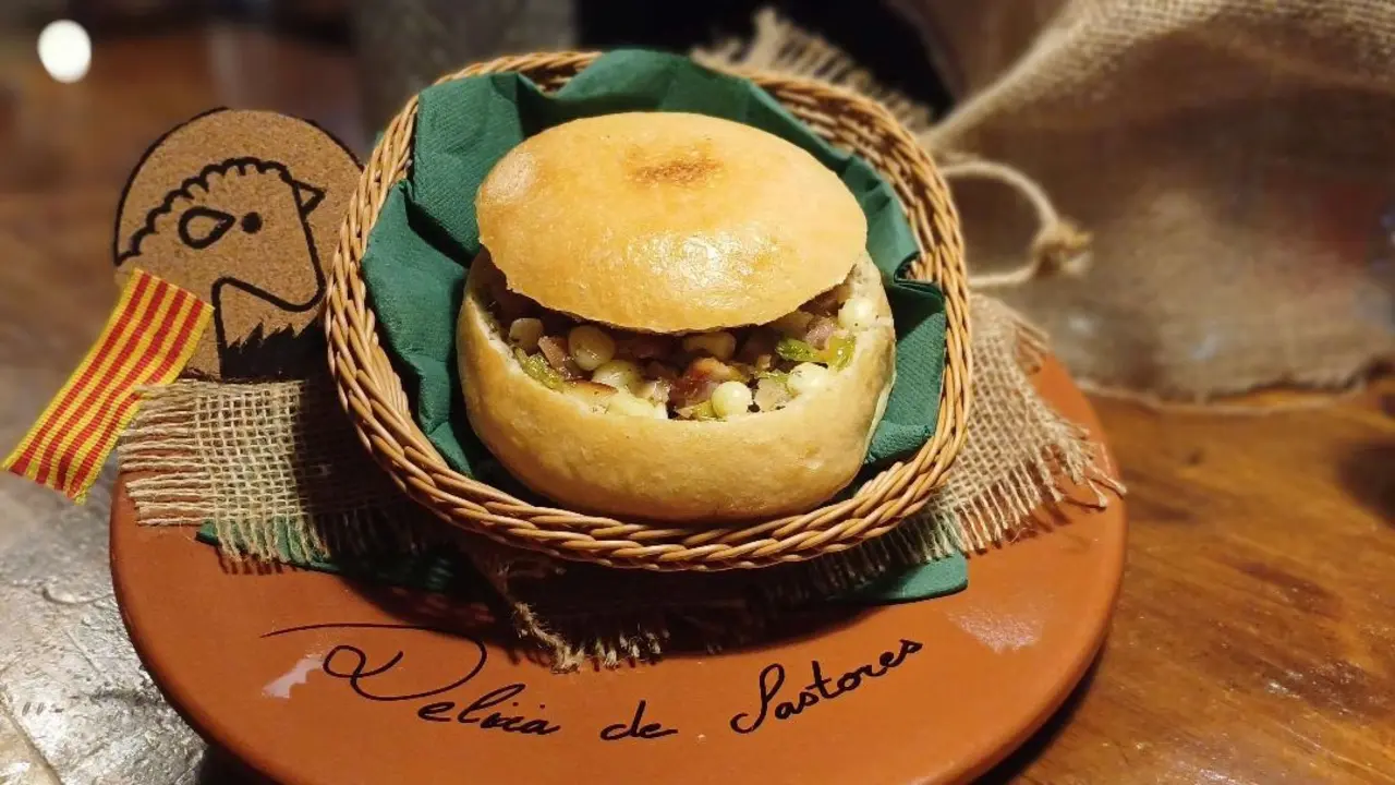 La propuesta de bocadillo de Ternasco de  Cu&eacute;ntame, Paquito Delicia de Pastores,