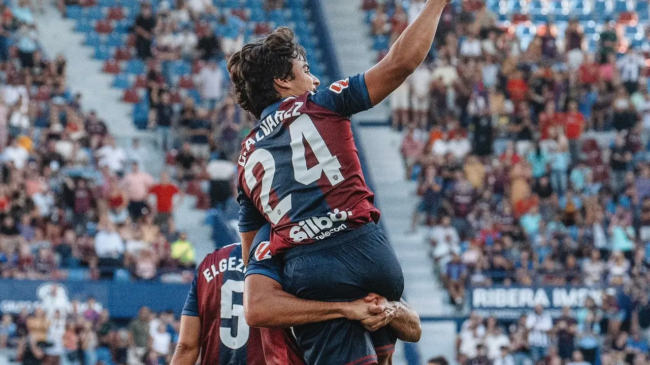 Carlos Alvarez con el Levante / LEVANTE UD