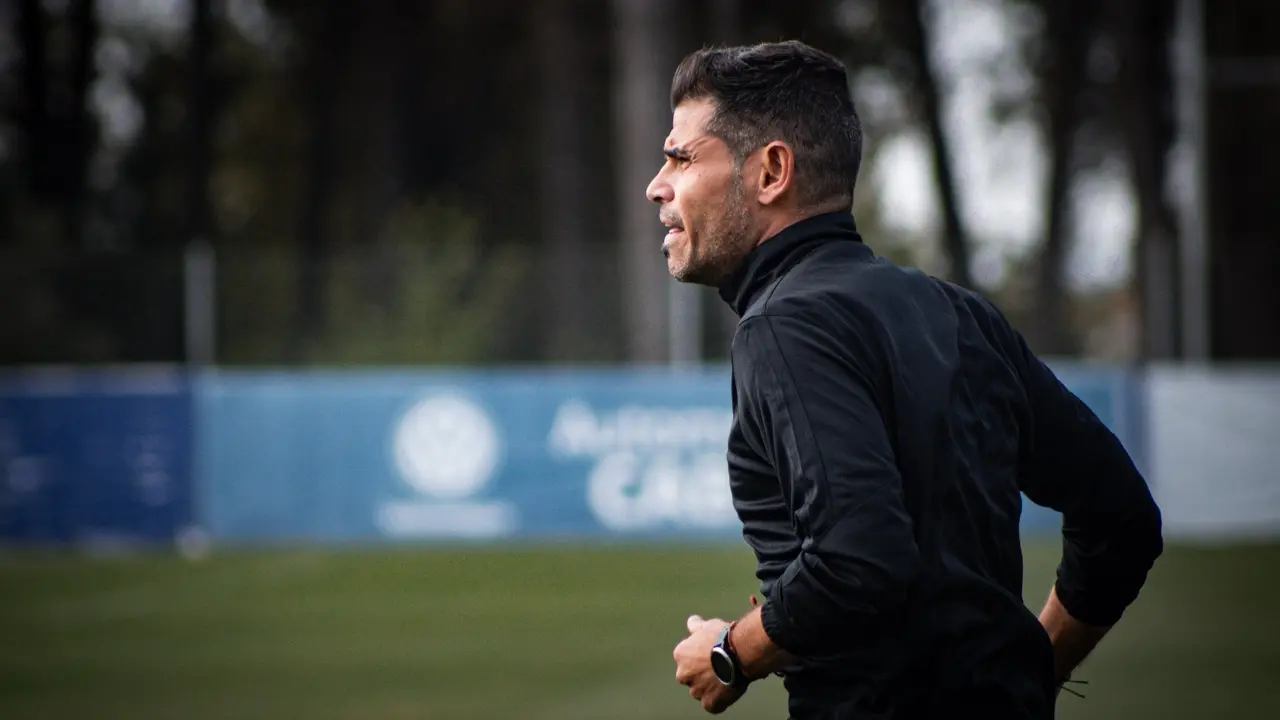 Antonio Hidalgo en un entrenamiento de la SD Huesca / SD HUESCA