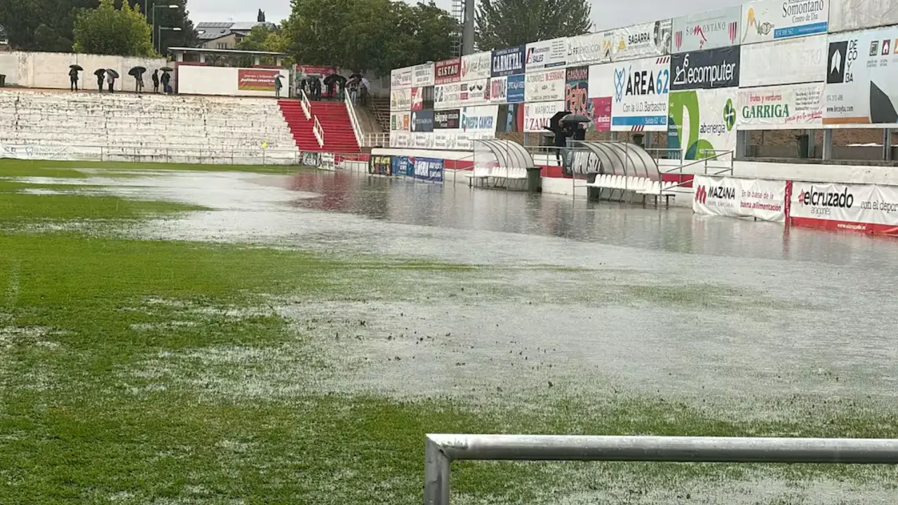 Campo de f&uacute;tbol de Barbastro / UD BARBASTRO