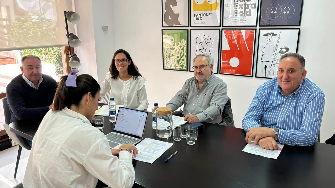 Representantes de la Asociaci&oacute;n de Abastecedores de Carne de Mercazaragoza