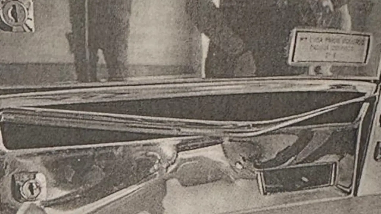 Imagen del buz&oacute;n de la v&iacute;ctima que presuntamente destrozaron a golpes /Cedida a H.A.