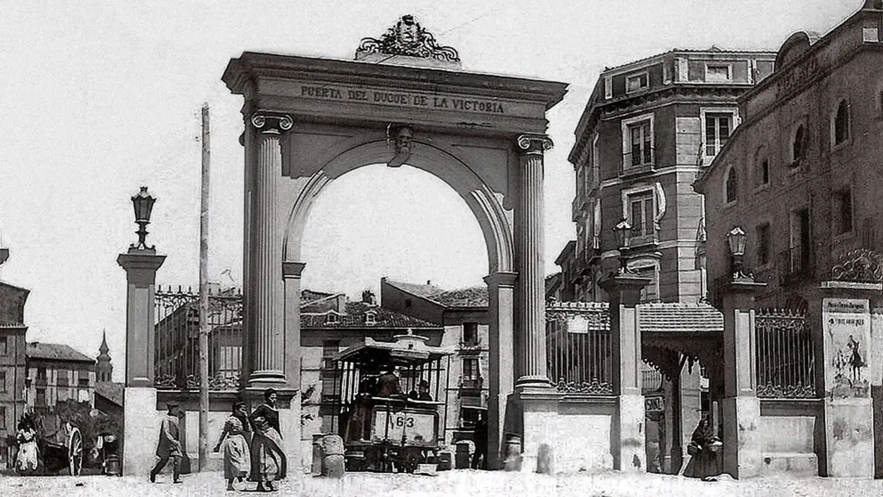 Puerta del Duque de la Victoria