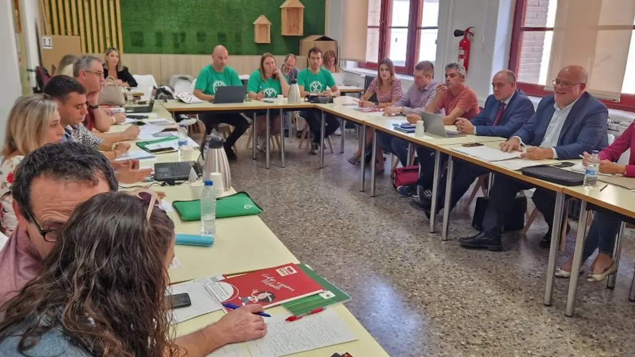 La Mesa Sectorial de Educaci&oacute;n se ha reunido hoy en el Centro de Profesorado Juan de Lanuza. DGA