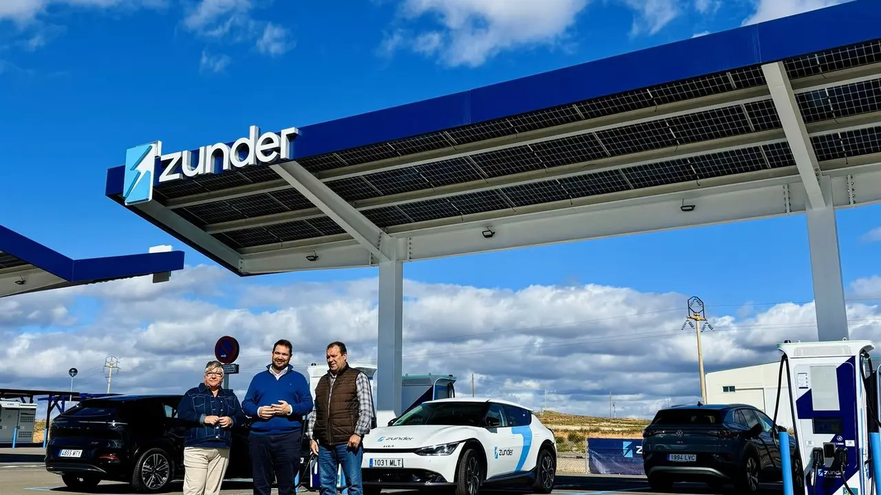 Estaci&oacute;n de carga de Zunder en Cetina (Zaragoza). - ZUNDER