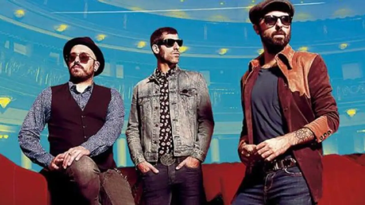 Sidecars act&uacute;a esta noche en la Plaza del Pilar.