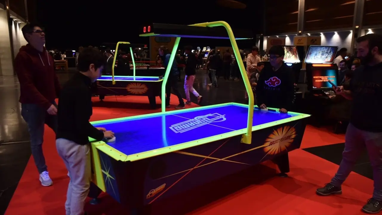 M&aacute;quinas 'arcade' y consolas antiguas a la Sala Multiusos del Auditorio.