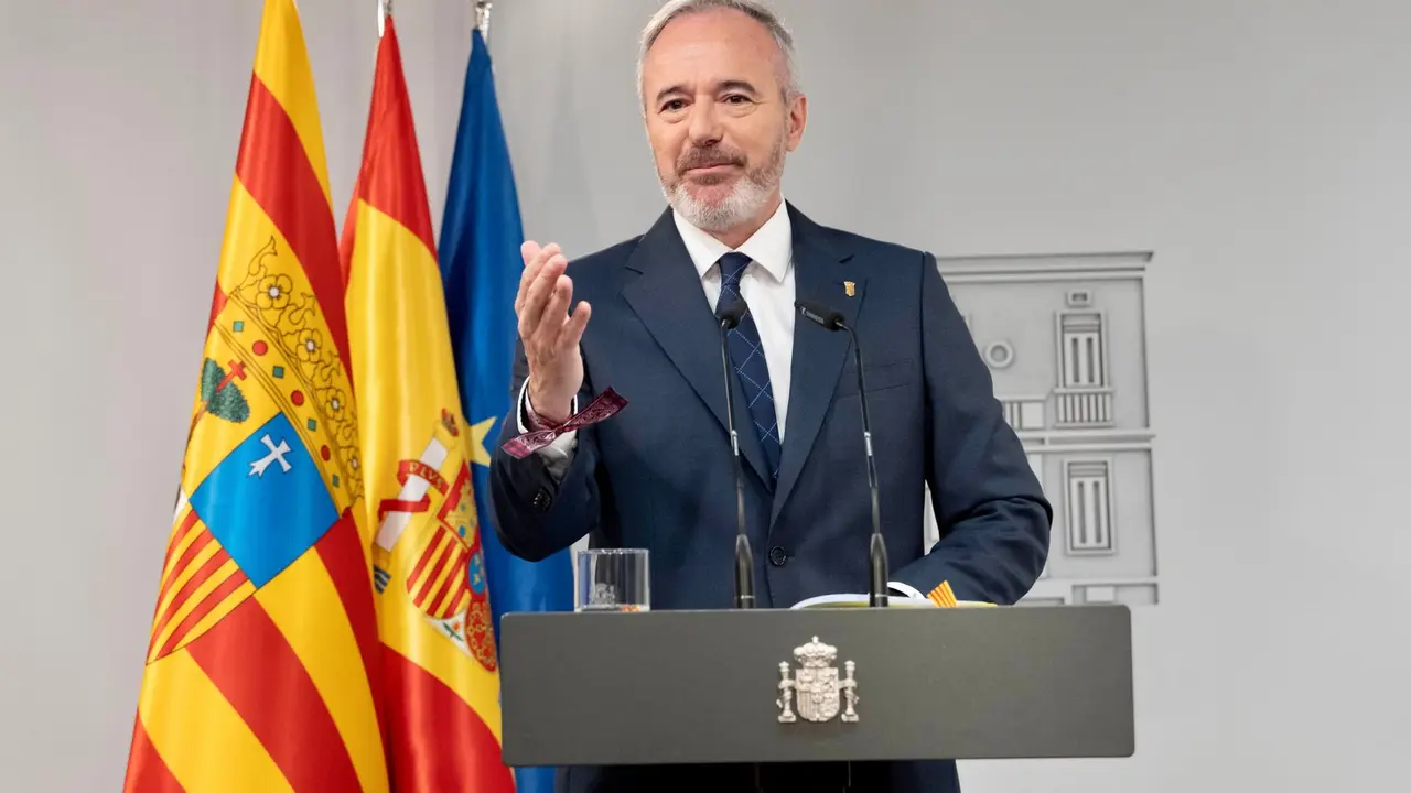 Comparecencia del presidente de Arag&oacute;n, Jorge Azc&oacute;n, tras su reuni&oacute;n con Pedro S&aacute;nchez en La Moncloa, en una imagen de archivo / DGA