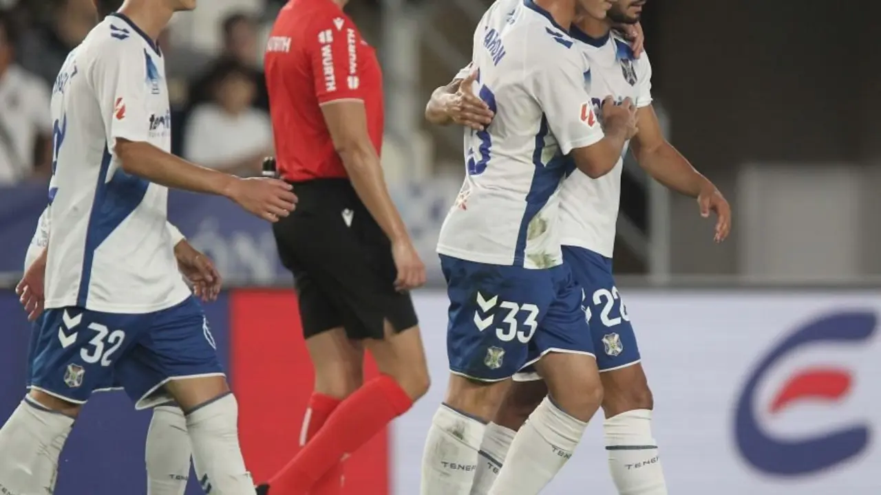 Lax Franco y los jugadores del Tenerife / LFP