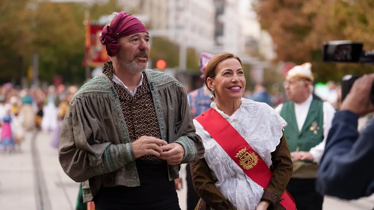 Jorge Azc&oacute;n y Natalia Chueca en la Ofrenda de Frutos